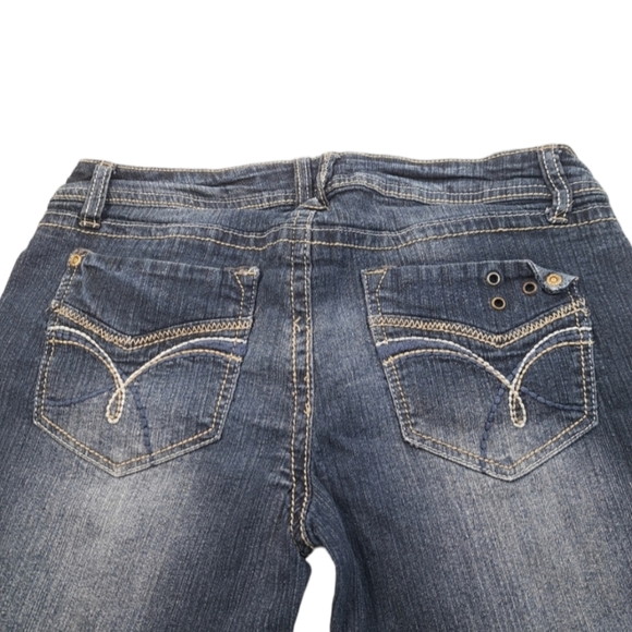 Wall Flower Juniors Denim Bermuda Shorts Size 7 - Picture 3 of 13